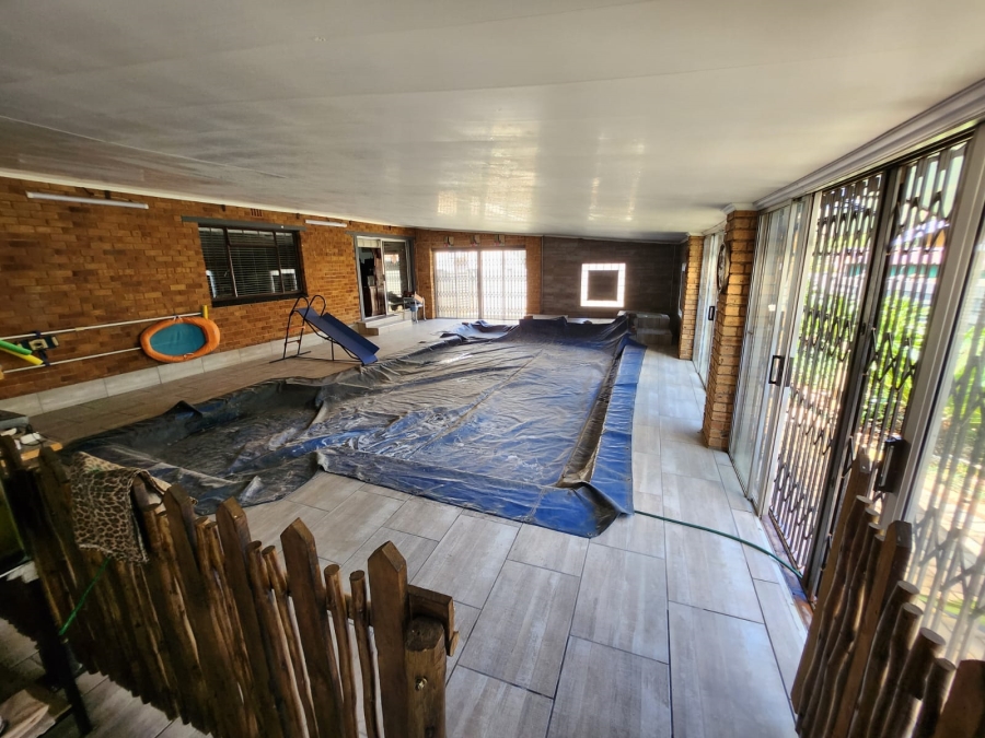 6 Bedroom Property for Sale in Vaalpark Free State